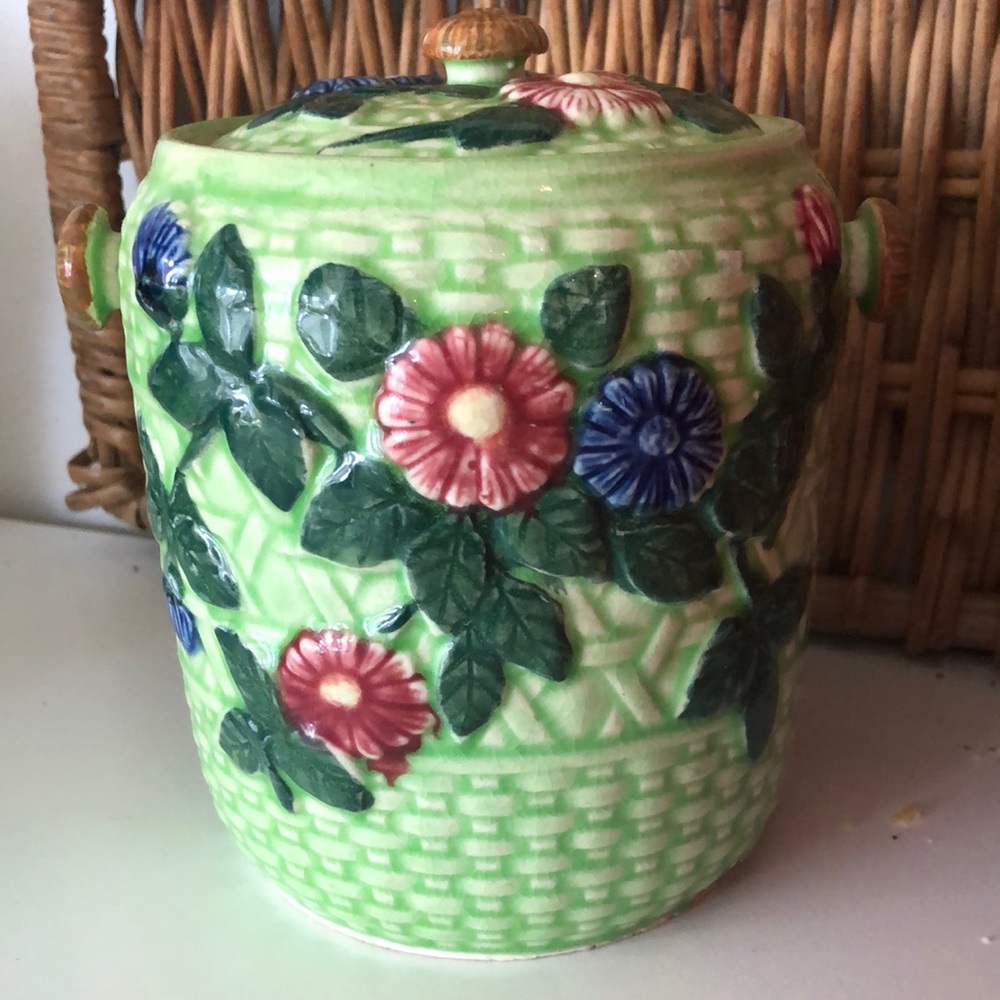 Vintage Ceramic Biscuit or Cookie Jar